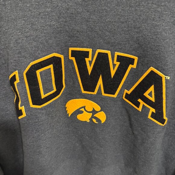 Champion Iowa Hawkeyes Crew Neck Sweatshirt Size Medium Gray - Picture 5 of 6